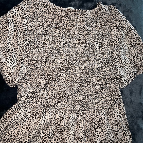 Urban Romantics Leopard Print Short Sleeve Blouse Size Medium - Picture 10 of 11